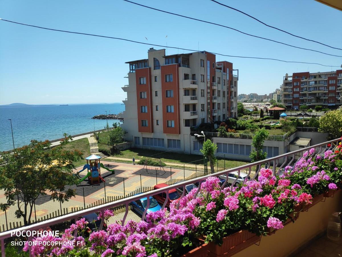 Homestay Kostadinov Pomorie Extérieur photo