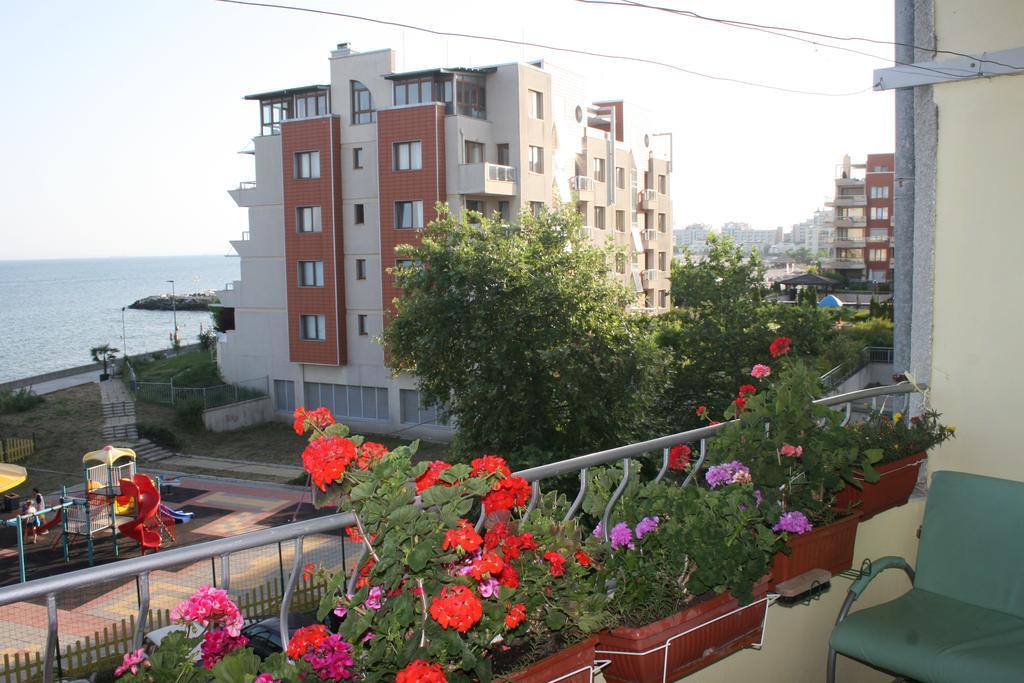 Homestay Kostadinov Pomorie Extérieur photo